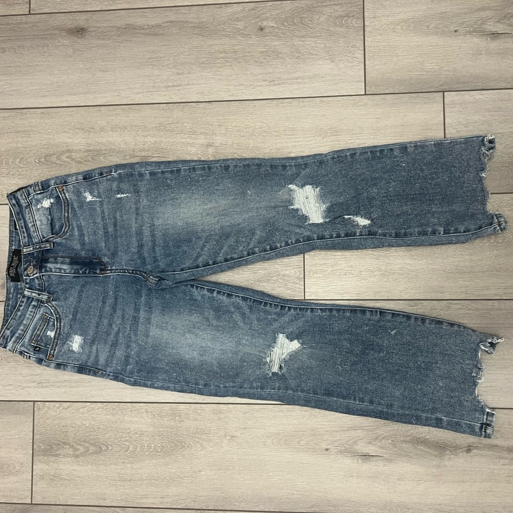 Judy Blue Distressed Ankle Jeans in Blue